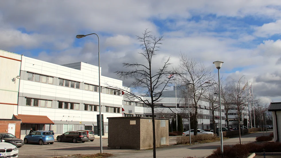 Mötesstängningen utestänger de flesta från information som borde vara tillgänglig för alla, skriver Janne Wigdell.