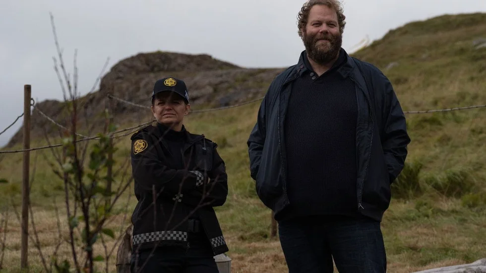 Ilmur Kristjánsdóttir och Ólafur Darri Ólafsson, radarparet i den isländska tv-serien "Fångad" som snart får en uppföljande säsong på Netflix. Pressbild.