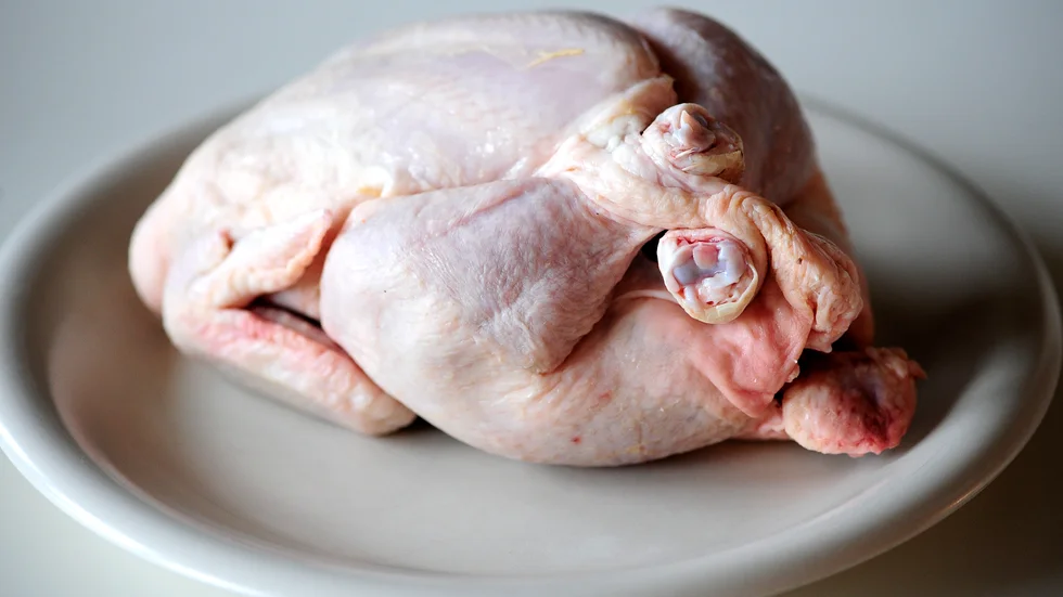 Insändarskribenten vill förbjuda kyckling i skolorna och istället servera klimatsmart växtbaserad mat med proteinrika baljväxter som standard. (Arkivbild)
 

 













 





















 






















 





















 











 












 





















 






















 





















 









