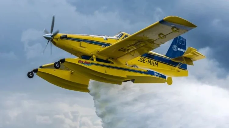 Saab förfogar snart över fyra skopande flygplan som kan sättas in för att bekämpa skogsbränder. 