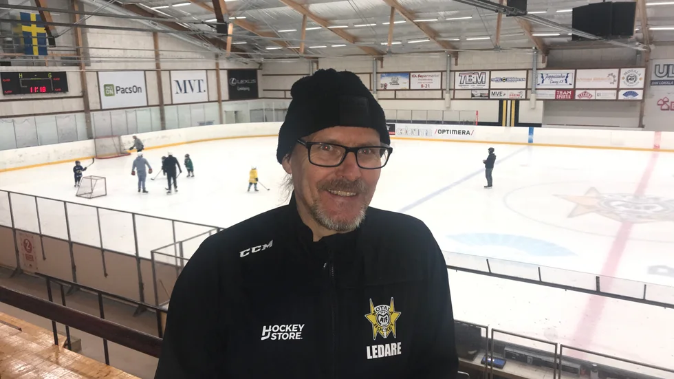 Motala AIF:s ishockeyordförande Stefan Svärd är glad över tillväxten i klubben. Det kan bli två herrjuniorlag nästa säsong, om Maif hittar tillräckligt många spelare.