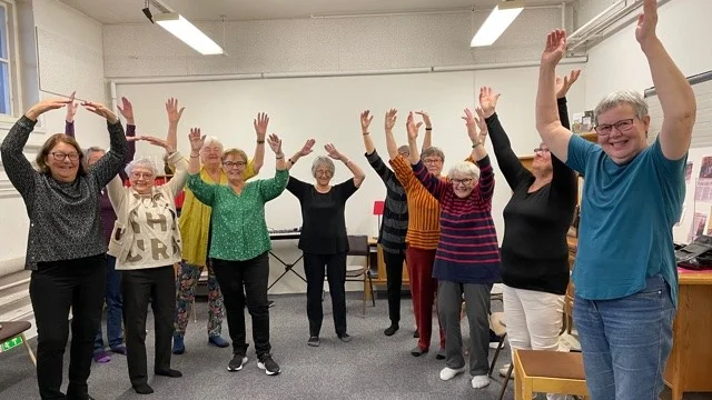 Gun-Britt Engström, Bibby Rånby (skymd), Birgitta Vikström-Berglund, Gudrun Hägg, Inger Lovén, Hillevi Johansson, Maria W Numan (skymd), Anna-Lena Holmfrid, Dagmar Lidström, Elisabeth Ölverud och Margareta Säthergren. 