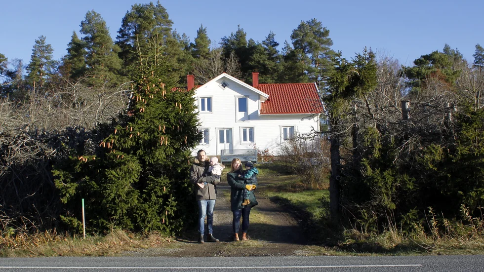 Familjen Rombing-Bengtsson är kritiska till trafiksäkerheten strax utanför deras tomtgräns.