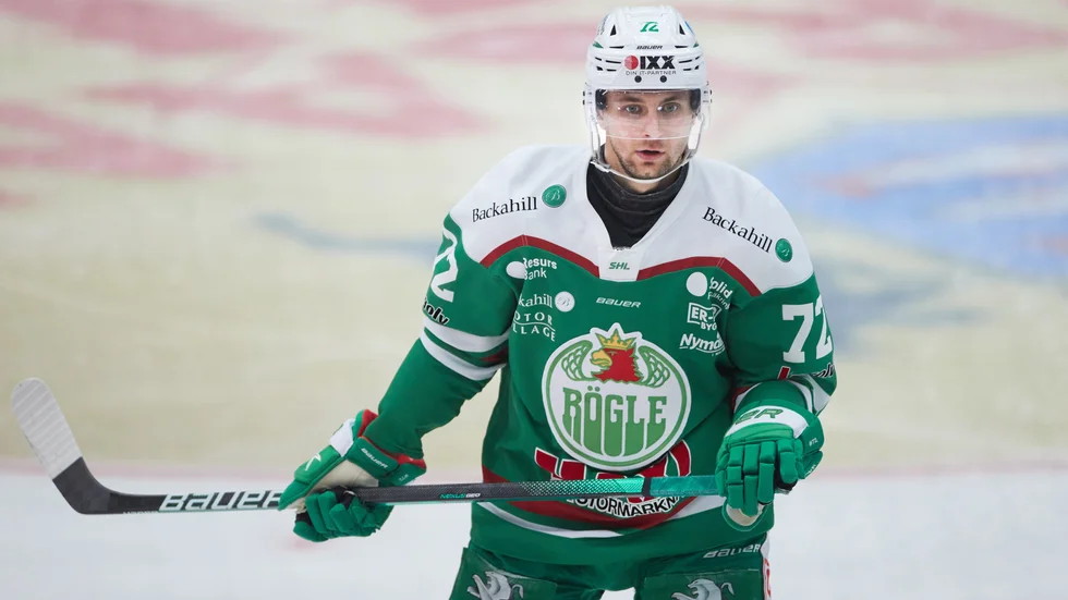 Daniel Zaar testar vingarna utomlands. Arkivbild.