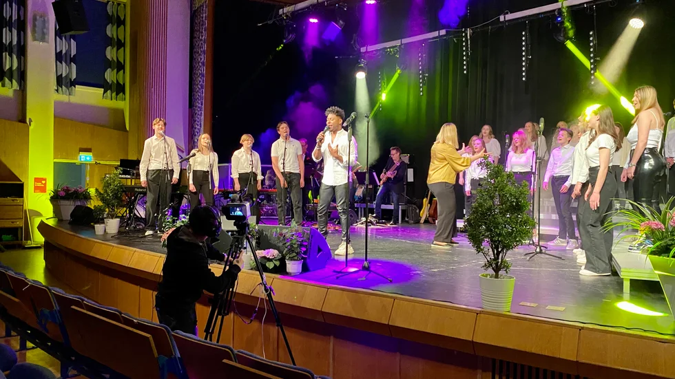 John Lundviks konsert med Katrineholms musikklasser livesändes på kkuriren.se på fredagskvällen. 