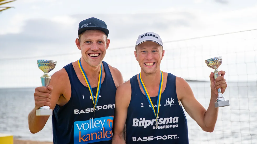 Joel Andersson från Norsjö och Simon Boman tog SM-silver i beachvolley under helgen.