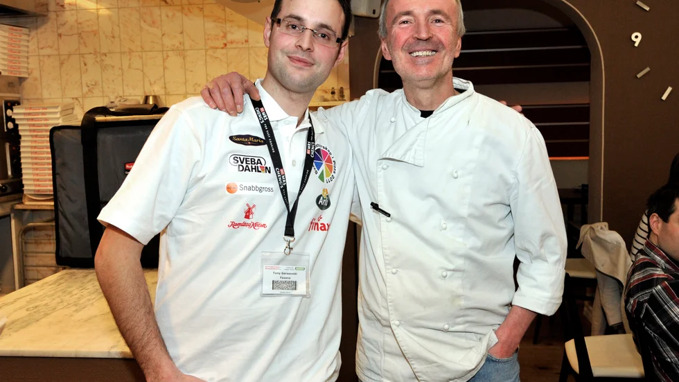 "Nu kan jag lugnt räcka över pizza-spaden till sonen" skojade "Danne" när sonen Tony vunnit pizza-SM 2011.