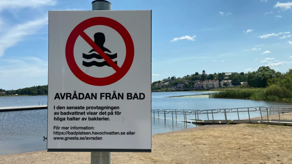 Kommunen avråder från bad vid Frösjöstrand.