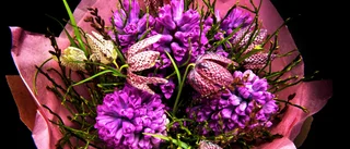 Låtsades vara blombud – stal plånbok