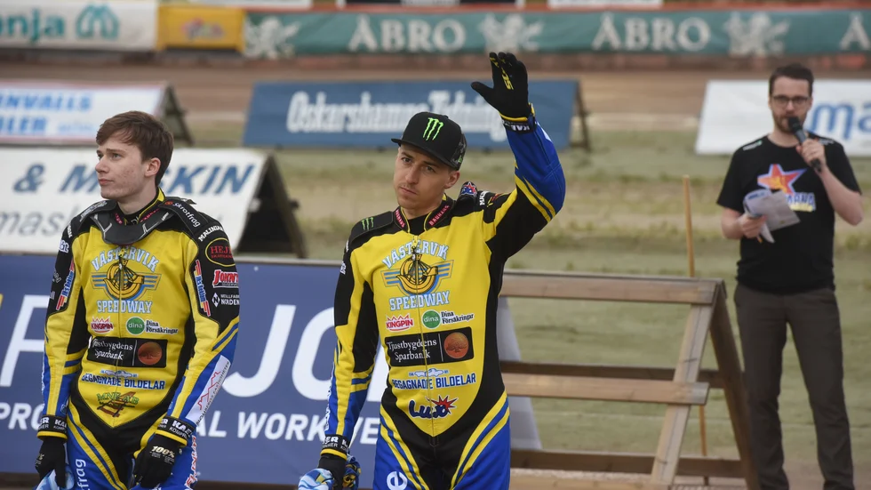 Anton Karlsson och Pawel Przedpelski finns med i Västerviks lag som möter Masarna i hemmapremiären.