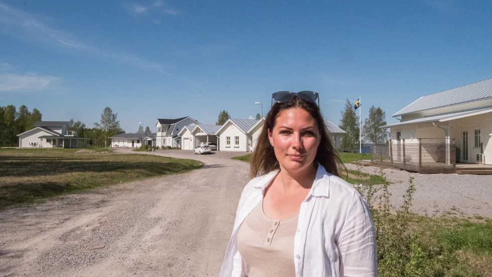 Madelene Bodlund längtade tillbaka till Kalix skärgård. Men att hon skulle exploatera ett helt kvarter för att nå dit hade hon inte kunnat tro.