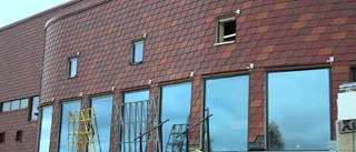 Nu åtgärdas fönstrena i arenan – trots att ansvarsfrågan inte är löst: "Vi har en dialog"