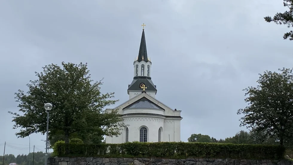 Faktum är att siffrorna för Svenska kyrkan har pekat kraftigt nedåt i årtionden. 