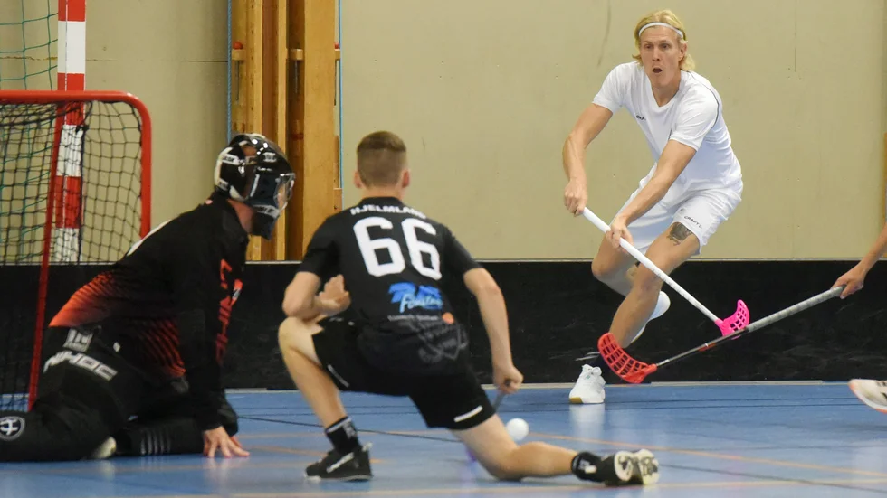 Kim Nilsson lyckades bara överlista Patrik Karlsson två gånger, men Kalmarsund vann ändå med 17-3.