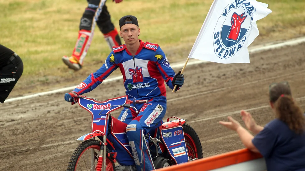 Oscar Holstensson har några skador att läka innan han kan göra comeback.