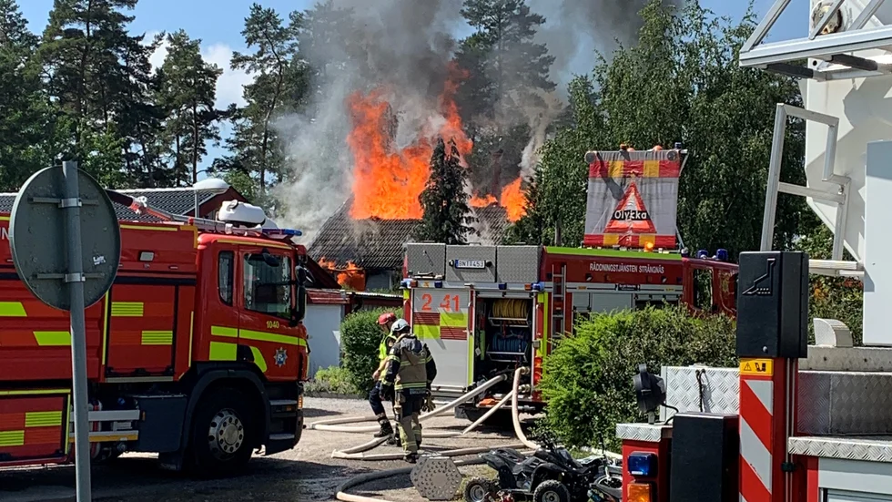 Huset var övertänt när räddningstjänsten kom till platsen.