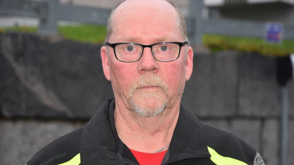 "Vilka resurser lägger samhället på detta, totalt sett? Det måste vara många miljoner kronor. Det är inte försvarbart, pengarna måste behövas bättre på annat håll, som exempelvis hos polisen. Politikerna måste agera nu" säger Stefan Wikström.
