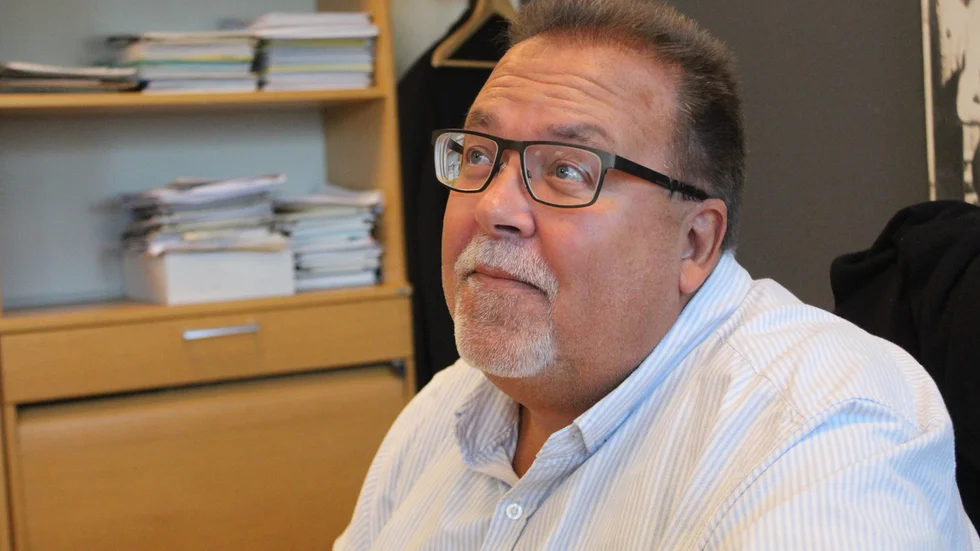 Kommunalrådet Thomas Lidberg (S) ser att kommunen går mot ett rejält överskott, minst tio miljoner kronor mer än budgeterat.