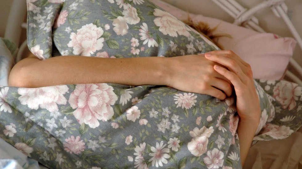 Personen hade enligt socialtjänstlagen rätt till hjälp av en kontaktperson för att klara av att komma ut i samhället, men hjälpen tog plötsligt slut under ett år, enligt IVO som yrkar att Håbo kommun ska betala en avgift för slarvet. Bilden föreställer inte den berörda personen.