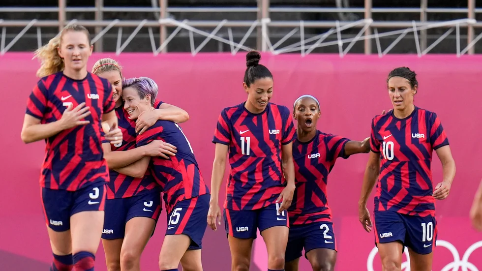 USA firar ett mål i bronsmatchen i OS mot Australien.