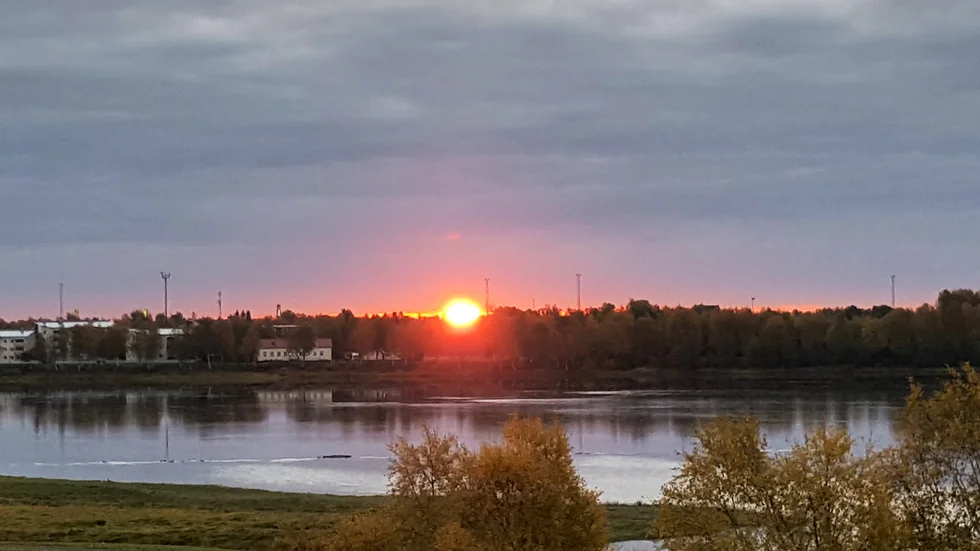 Terttu Tervonen har skickat in den här fina bilden av en morgonsol i Haparanda stad.