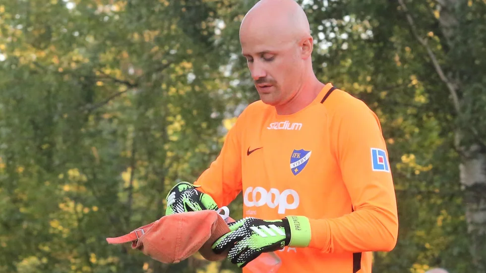IFK Visbys målvakt Hugo Danneholm hade velat se Lucas Hjerp tillsammans med Peter Öhman i FC Gutes anfall under hösten.