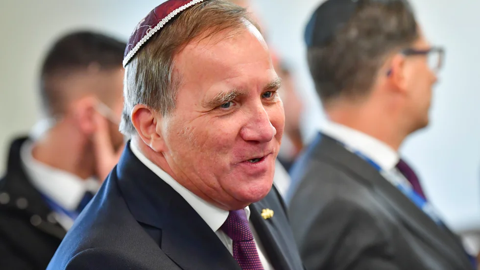 Statsminister Stefan Löfven besökte synagogan i centrala Malmö inför förintelsekonferensen, som hålls på onsdagen.