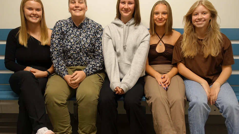 2021 uppmärksammades Emma Enqvist, Matilda Lövgren, Maja Edlund, Alma Johansson och Lisa Persson lite extra vid DFK Värmbols säsongsavslutning. Nu får alla göra A-lagsdebut i den egna inomhuscupen.