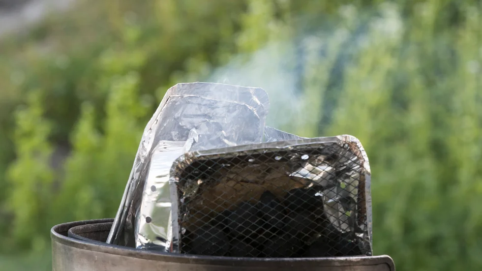 En tredjedel av alla bränder 2019 orsakades av grillning, rökning eller eldning. Något som kunskap kan råda bot på, enligt LRF Skogsägarna. Arkivbild.