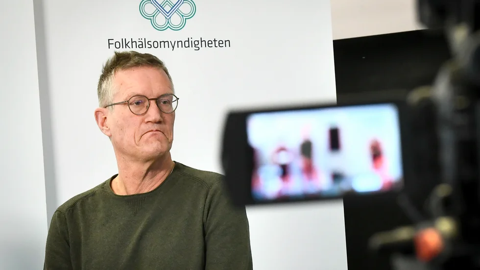 Lyssna på Tegnell, fortsätt skydda våra äldre, manar skribenten.