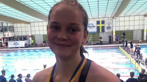 Tilda Sundell slog flera personliga rekord när VSS arrangerade tävlingen Sommarsim.