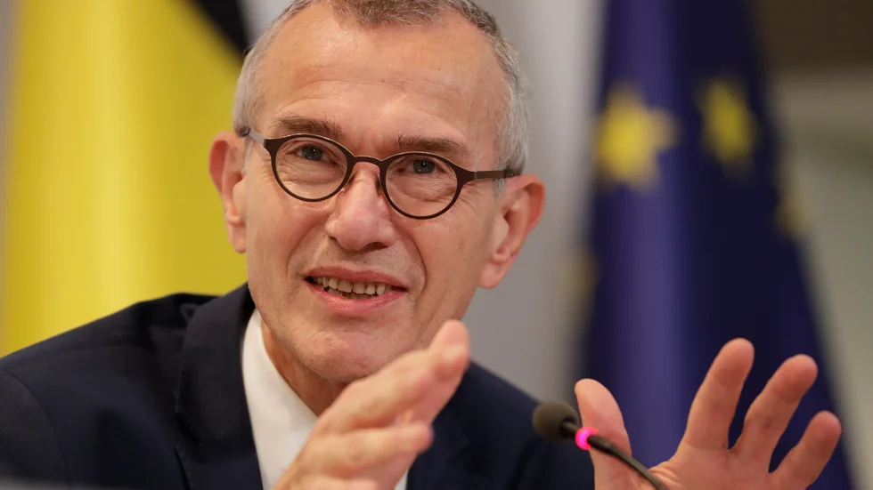 Belgiens hälsominister Frank Vandenbroucke vid en presskonferens i fredags.