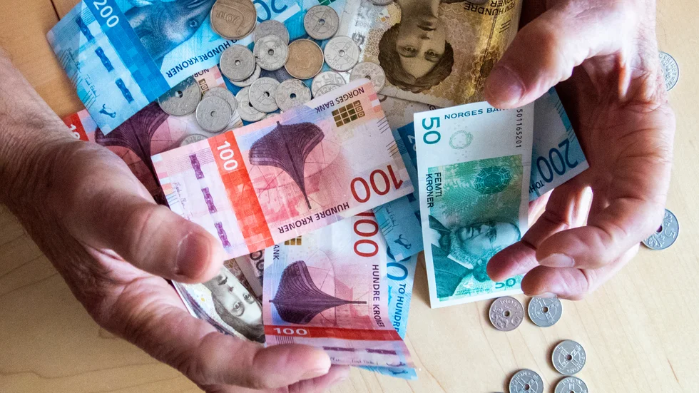 På samma sätt som Jeltsin skapade oligarker i Ryssland så skapar de svenska politikerna ständigt nya oligarker, menar "Sådan är kapitalismen".