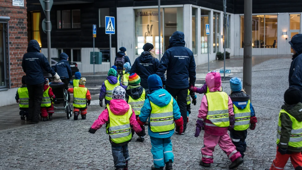 Förskolebarn kommer fortsättningsvis få vara ute i stor utstreckning. 