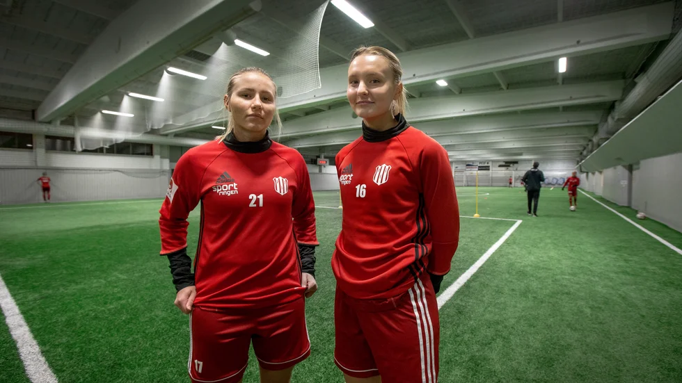 Johanna Antti hade en skadefylld tid i Piteå också. Här på bild med Selina Henriksson som också har ådragit sig en korsbandsskada i år. (Arkivbild)