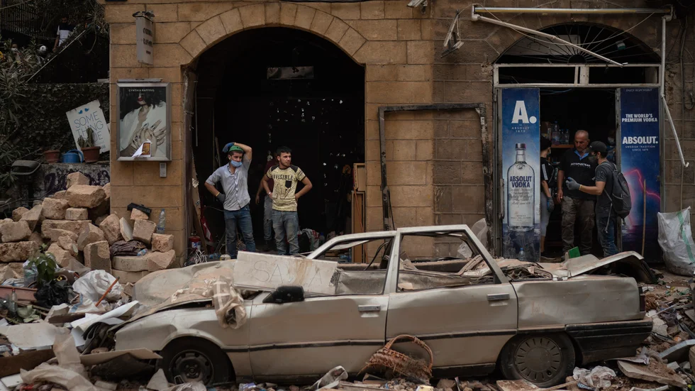 Tisdagens explosion i Beirut förstörde stora delar av staden. Nu står hundratusentals människor utan tak över huvudet.