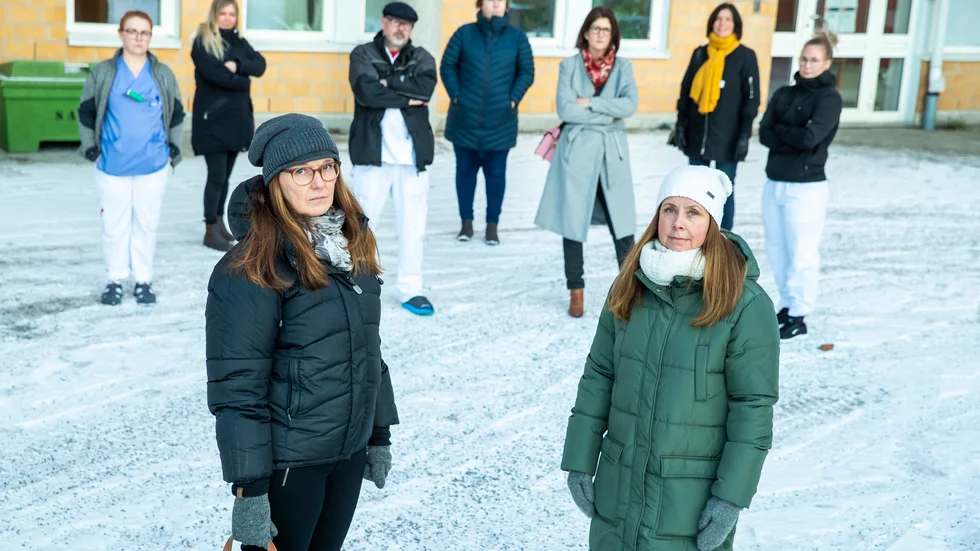 Vårduppror i coronakrisens spår. Undersköterskor och sjuksköterskor på iva-avdelningen vid Sunderby sjukhus förväntas nu återigen börja arbeta inom covidvården i Piteå – och de är mycket besvikna på Region Norrbotten som arbetsgivare. "Ingen vägrar covidpatienterna vård men vi känner oss utnyttjade. Vi får ingen uppskattning", säger sjuksköterskan Ulrika Sundström.