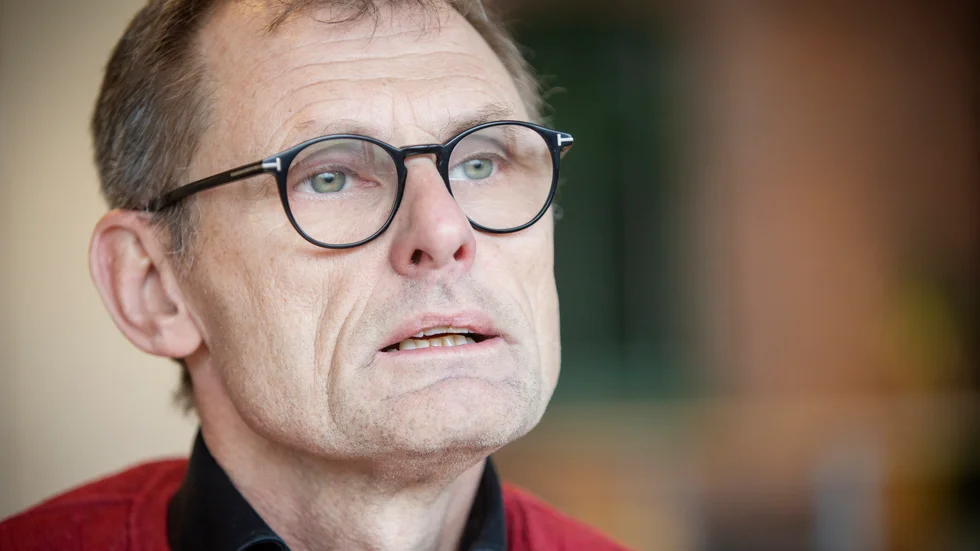 På Solbergaskolan var ett 30-tal av lärarna sjukskrivna på tisdagen. På Wisbygymnasiet var 300 av skolans 1 500 elever borta. "Det finns förskolor som har 75 procent av barnen borta", berättar utbildningsdirektör Torsten Flemming.