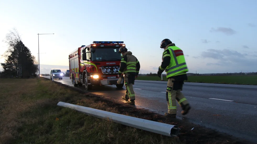 De kraftiga vindarna blåste ner en lyktstolpe i Björklinge.