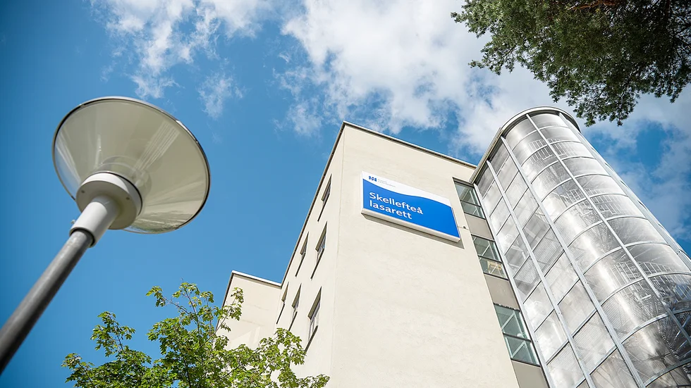 Insändarskribenten anser att sjukvården borde förstatligas. 