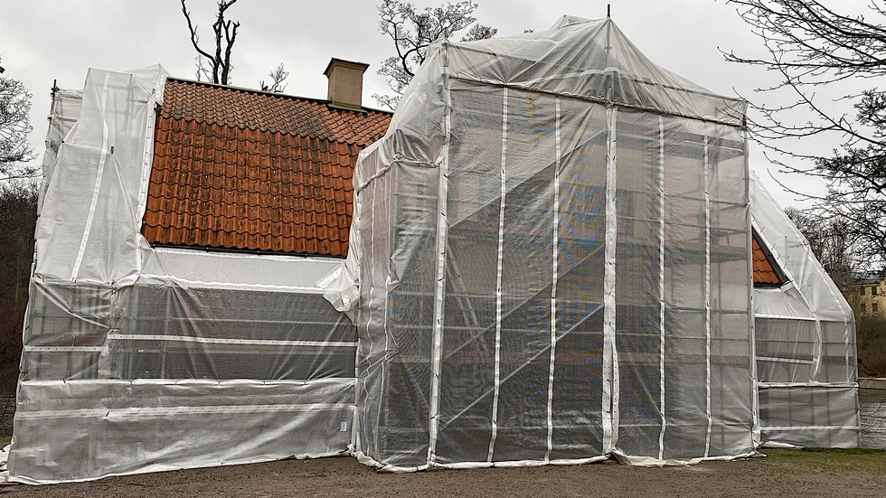 Huvudbyggnanden vid Färgargården genomgår en renovering.