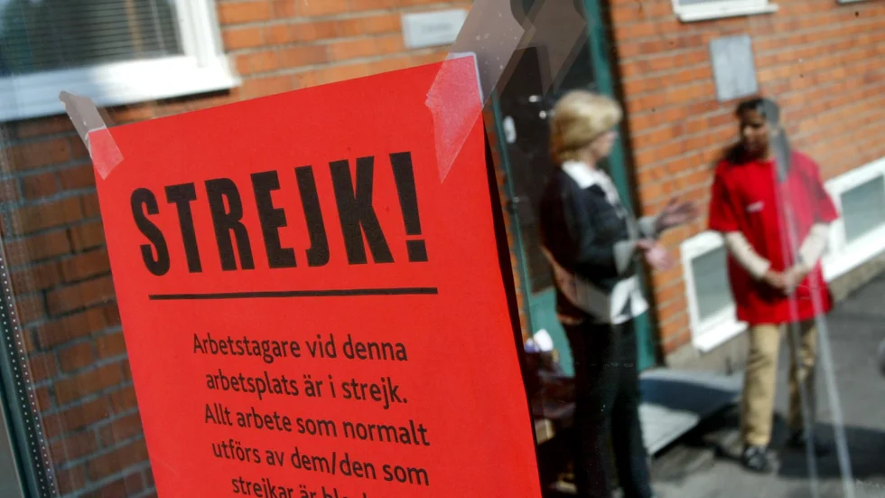 "Nu krävs krafttag för att höja statusen och attraktionskraften i omsorgsyrkena. Det är ju så att det är personalens kompetens och villkor som avgör kvaliteten i verksamheterna."