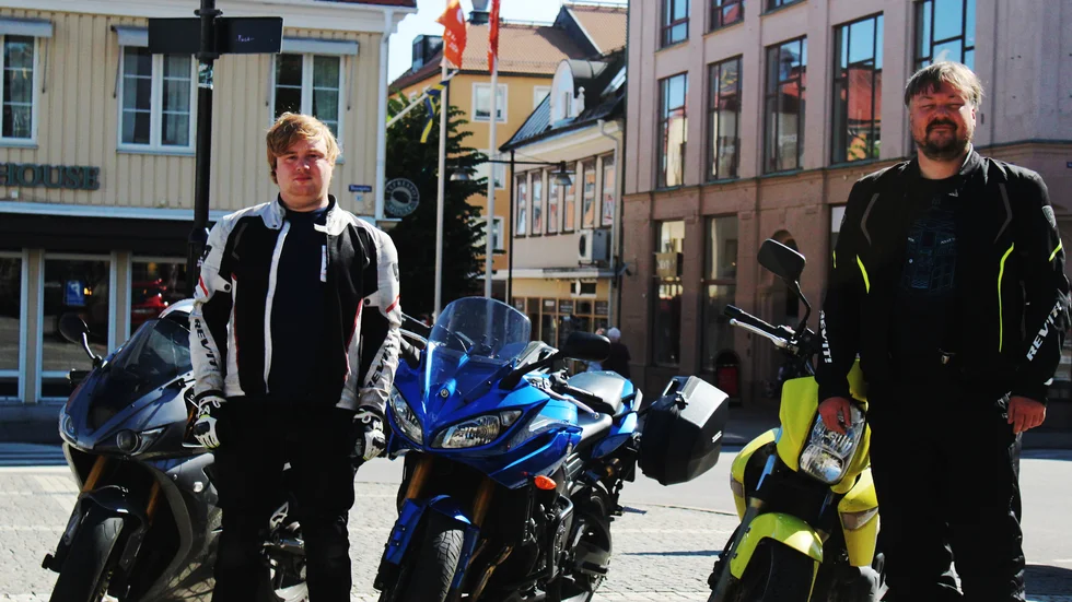 Vitkor Ekmark, till vänster, upplevde Västervik för första gången denna sommaren. Hans vän, Markus Häll, var här senast för femton år sedan, då köpte han en båt.