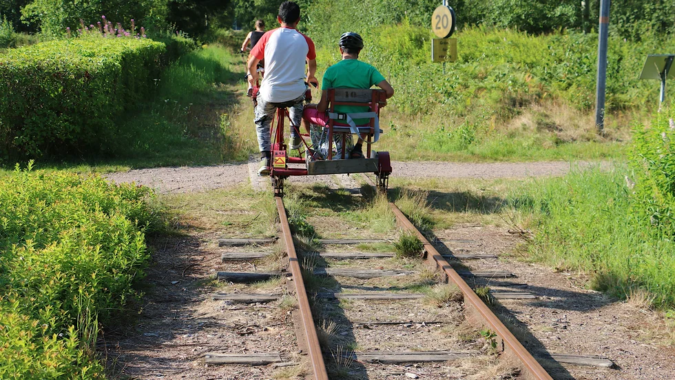 Ambitionen är att sträckan åter ska öppnas för trafik med rälsbusståg och dressincykling.