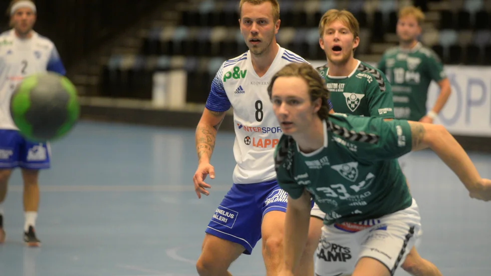 Rutinerade och nyttige mittsexan Christopher Gibson dras med en fotledsskada som lär hålla honom borta från ett par matcher – allra närmast fredagshandboll mot topptippade serieettan IFK Tumba. 