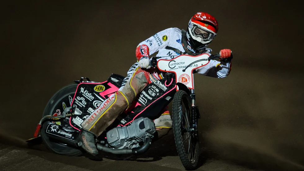 Kai Huckenbeck är tillbaka i laget när Rospiggarna kör kvartsfinal mot favorittippade Västervik.