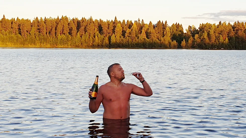 Här i mål - Jimmy Bystedt utökade utmaningen till ett dopp per dag 100 dagar i följd. 
