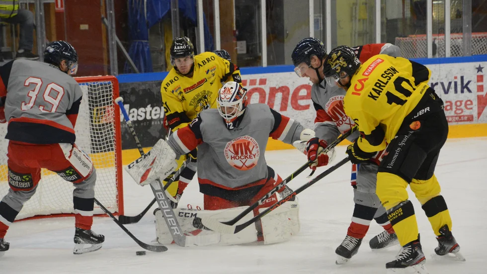 Jakob Karlsson (nummer 10) låg bakom Vimmerbys tre första mål.