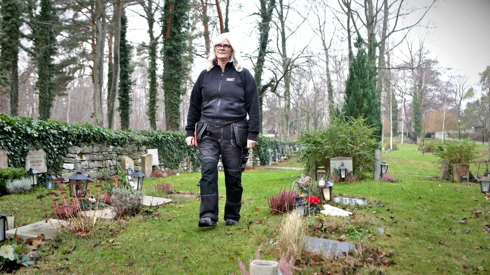 Anette Gardell har jobbat vid krematoriet, som ligger vid Norra kyrkogården, sedan 2012. De åren har gett henne en annan bild av döden. "Döden är det naturligaste som finns."