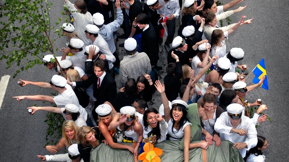 Det blir inga studentkorteger nästa år. 